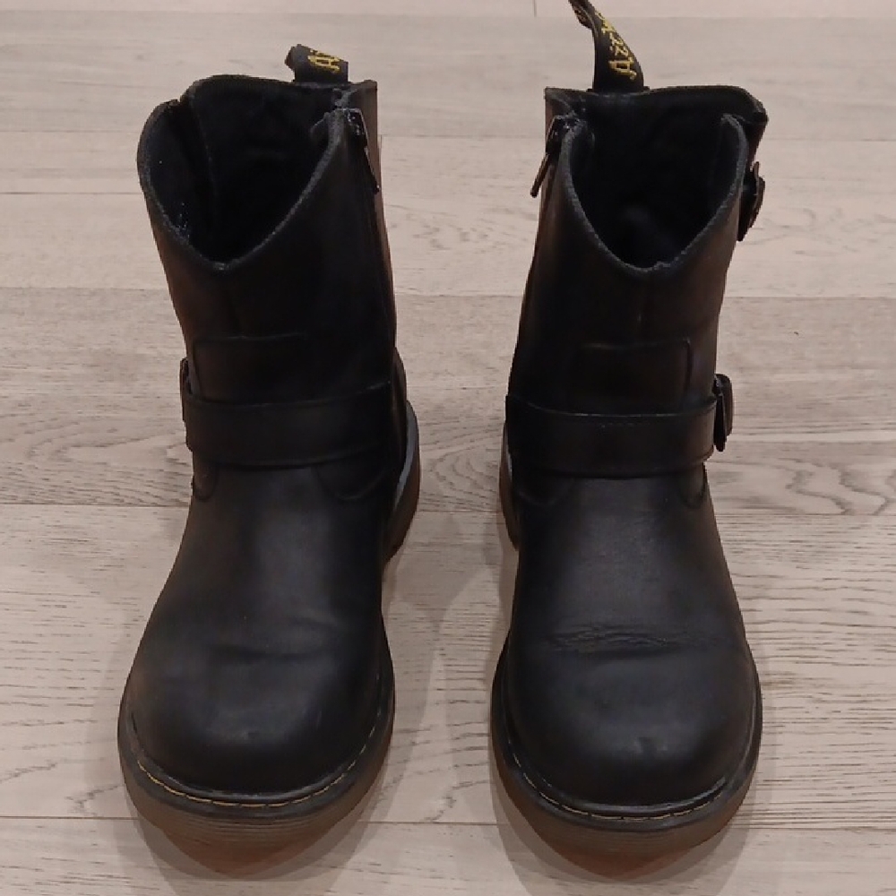 DR. MARTENS Moto BOOTS SIZE 5